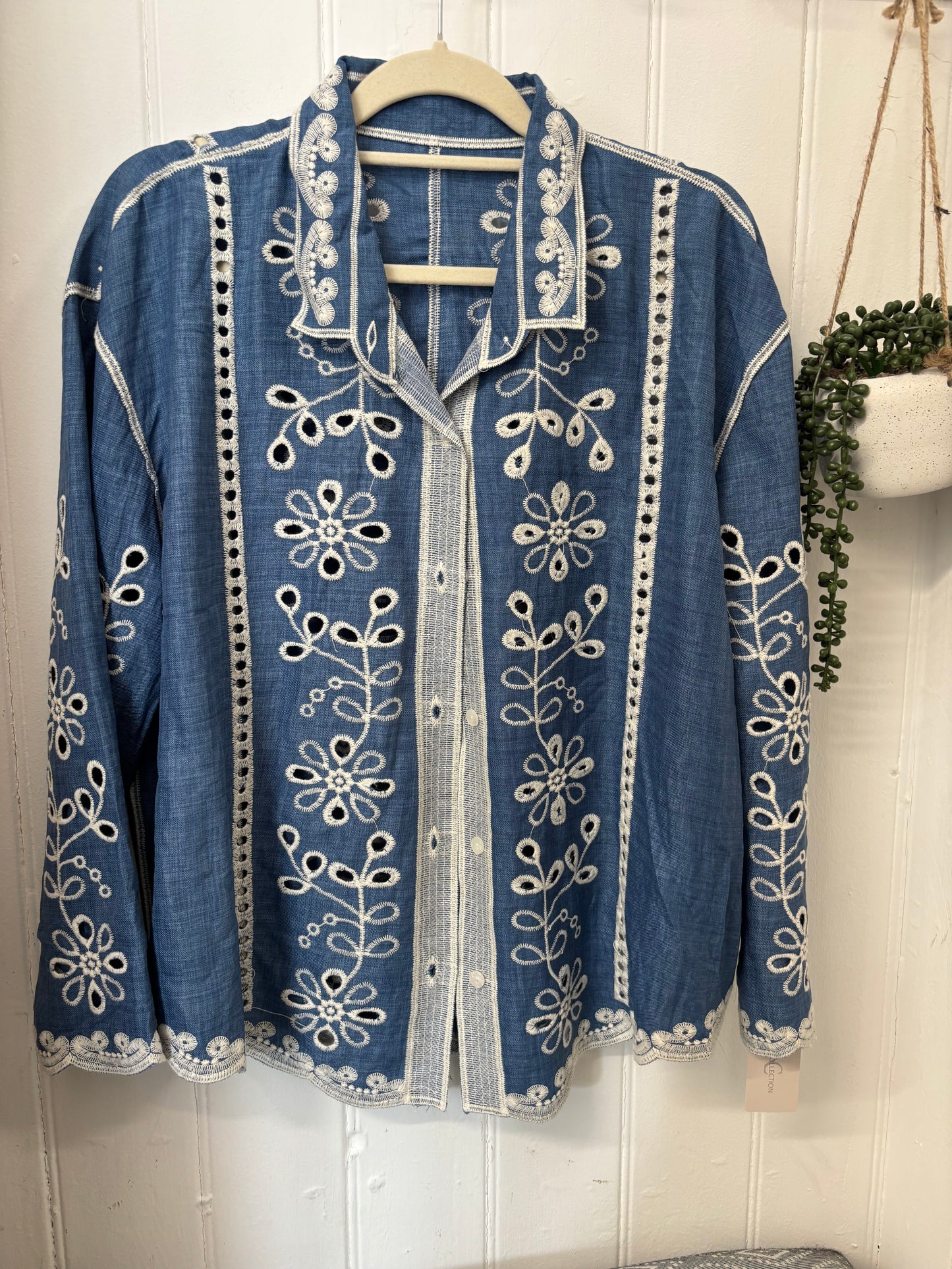 Chambray Broiderie shirt