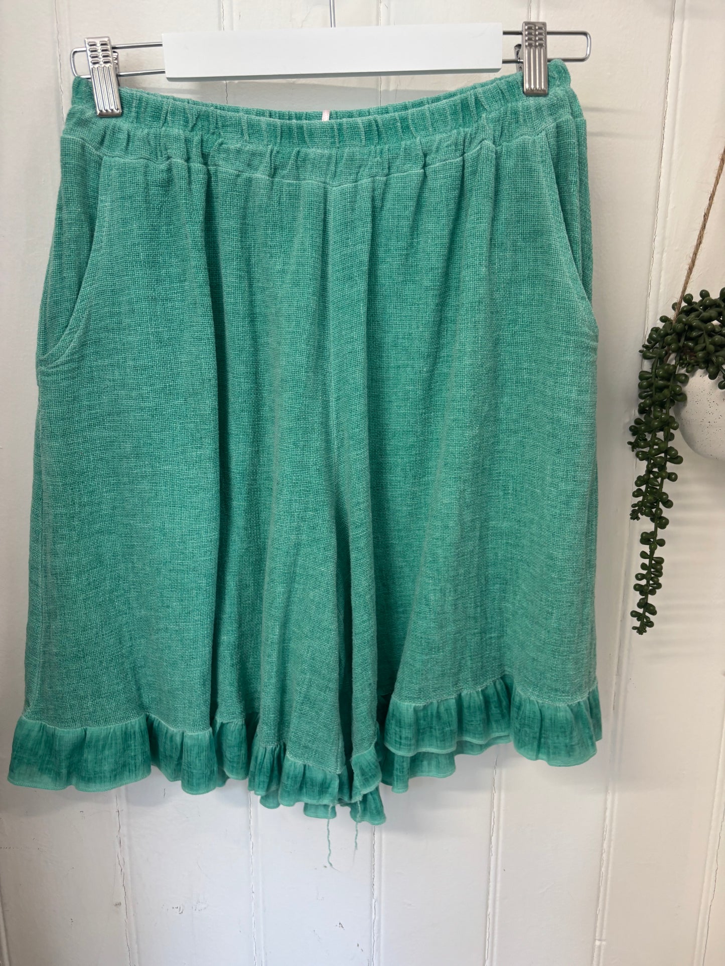 Palm Coastal Ruffle Shorts