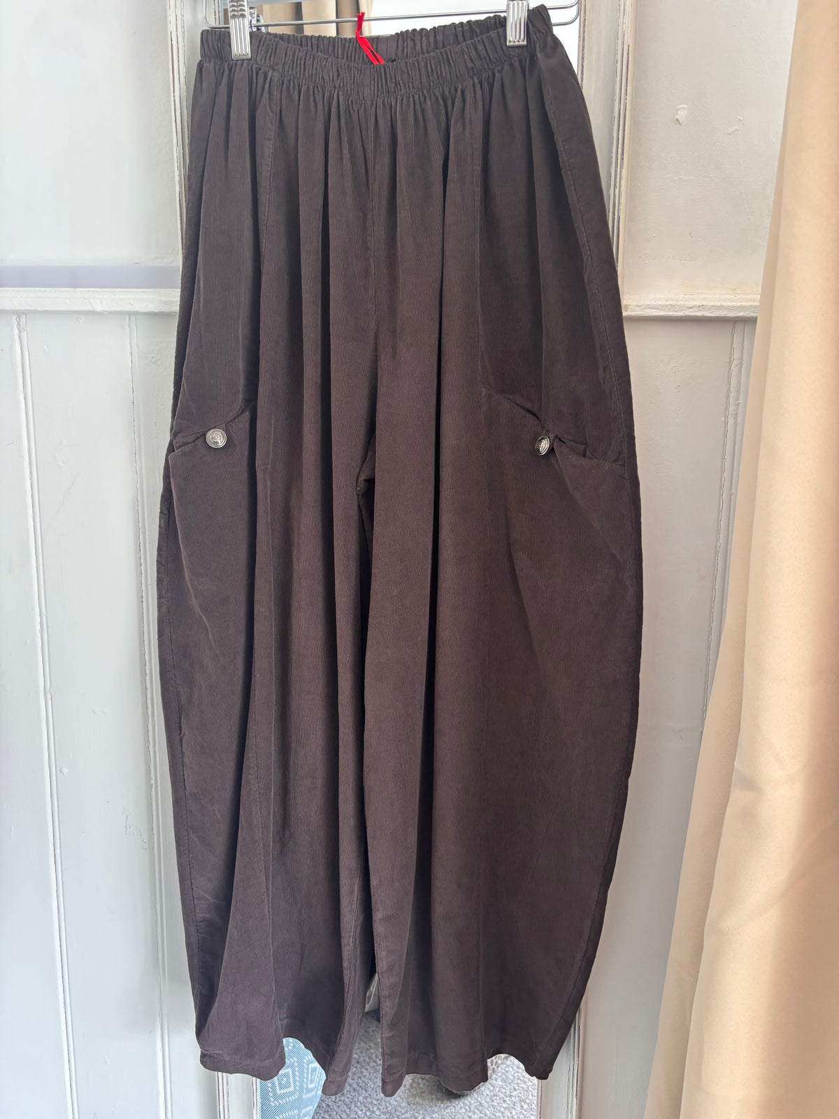 Needlecord Barrel Trousers