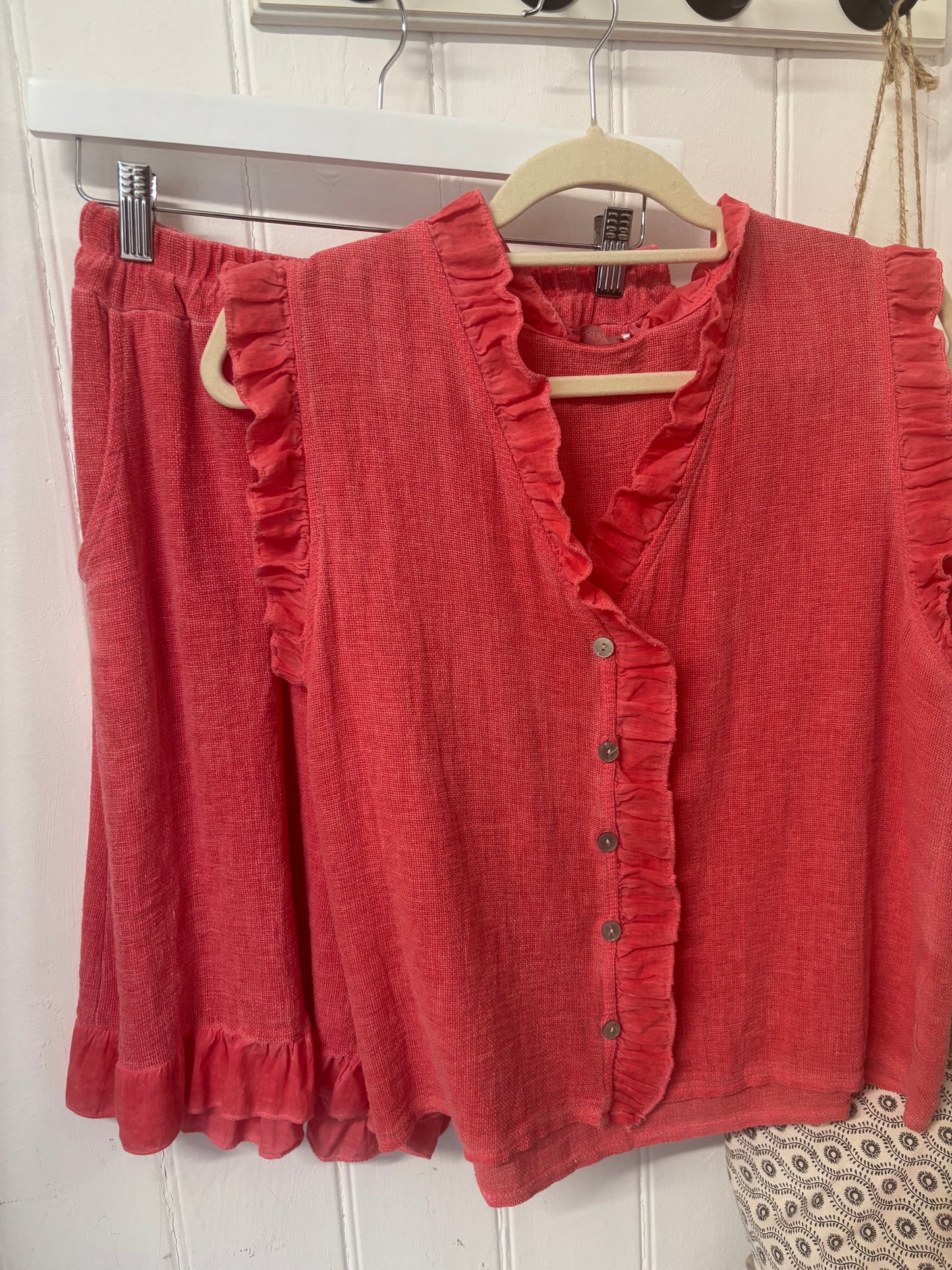 Palm Coastal Ruffle Shorts